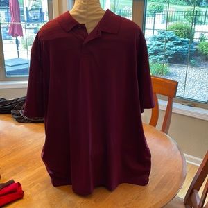Men’s maroon polo